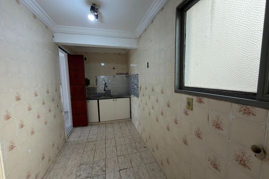 Cozinha/Área de serviço de apartamento à venda com 3 quartos, 69m² em Cnb 8, Brasília
