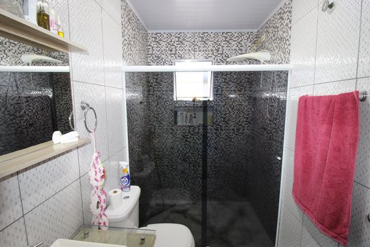 Banheiro social de casa à venda com 2 quartos, 150m² em Parada Xv de Novembro, São Paulo