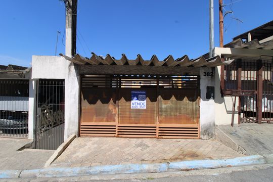 Fachada de casa à venda com 2 quartos, 150m² em Parada Xv de Novembro, São Paulo