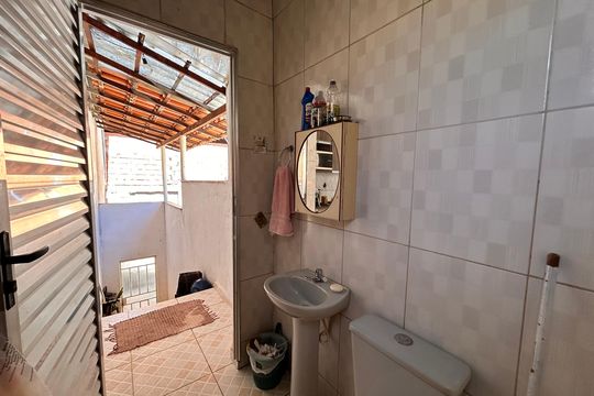 Casa à venda com 2 quartos, 240m² em Jardim Laguna, Contagem