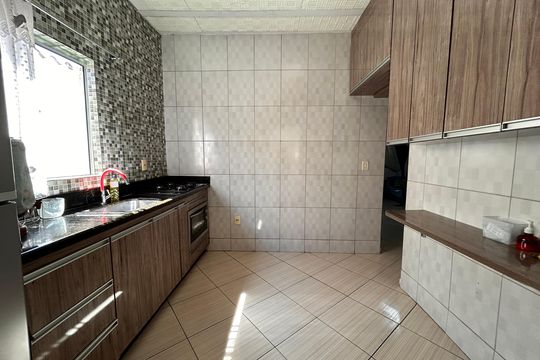 Casa à venda com 2 quartos, 240m² em Jardim Laguna, Contagem