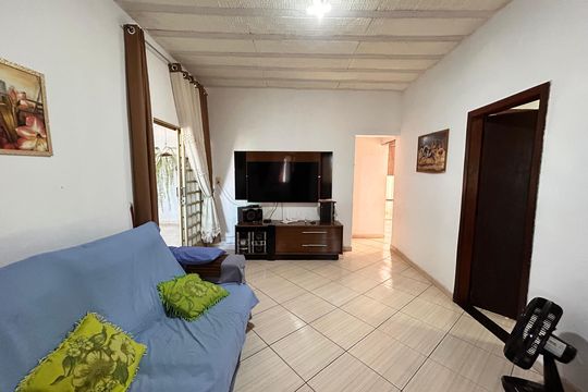 Casa à venda com 2 quartos, 240m² em Jardim Laguna, Contagem