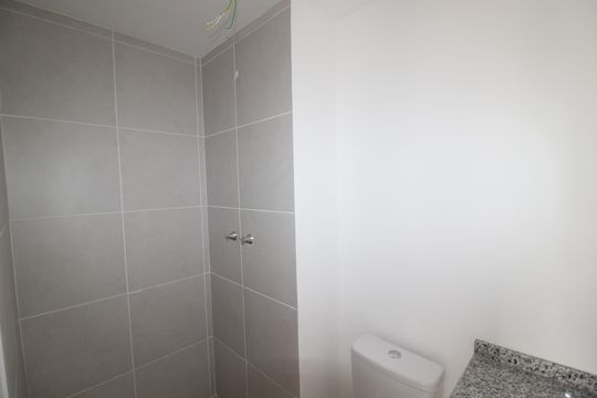 Banheiro de apartamento à venda com 2 quartos, 38m² em Santana, São Paulo