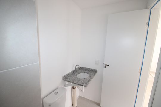 Banheiro de apartamento à venda com 2 quartos, 38m² em Santana, São Paulo