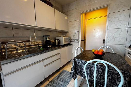 Cozinha de apartamento para alugar com 2 quartos, 65m² em Humaitá, Porto Alegre