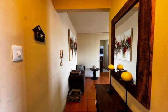 Corredor de apartamento para alugar com 2 quartos, 65m² em Humaitá, Porto Alegre