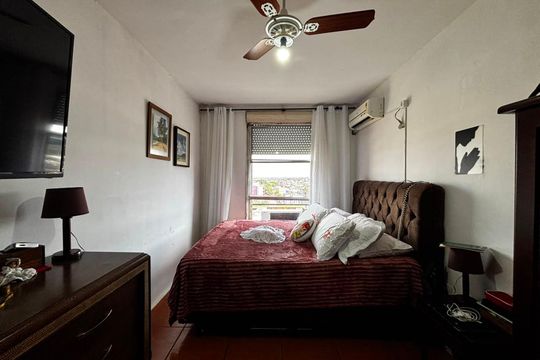 Quarto de apartamento para alugar com 2 quartos, 65m² em Humaitá, Porto Alegre