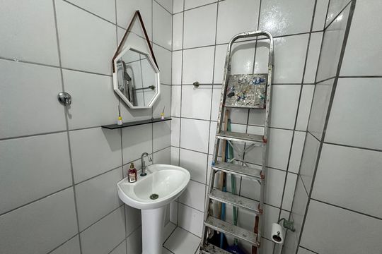 Banheiro de apartamento para alugar com 1 quarto, 40m² em Itararé, São Vicente