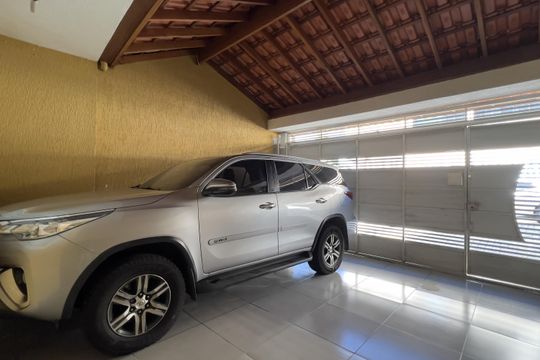 Garagem de casa à venda com 3 quartos, 100m² em Vila Milton, Guarulhos