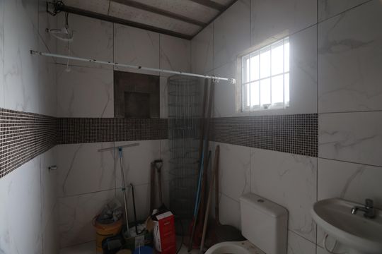 Banheiro  de apartamento para alugar com 2 quartos, 35m² em Mato Grande, Canoas