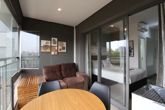 Varanda de kitnet/studio para alugar com 1 quarto, 27m² em Indianópolis, São Paulo