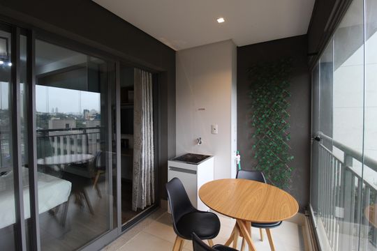 Varanda de kitnet/studio para alugar com 1 quarto, 27m² em Indianópolis, São Paulo