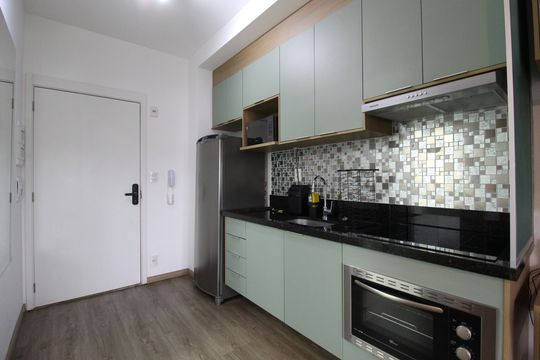 Cozinha de kitnet/studio para alugar com 1 quarto, 27m² em Indianópolis, São Paulo