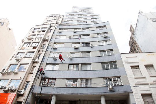 Fachada de kitnet/studio para alugar com 1 quarto, 26m² em Centro Histórico, Porto Alegre