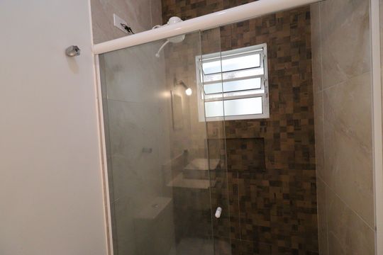 Banheiro 2 de casa à venda com 4 quartos, 150m² em Jardim Guanhembu, São Paulo