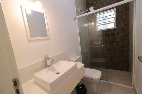 Banheiro 2 de casa à venda com 4 quartos, 150m² em Jardim Guanhembu, São Paulo