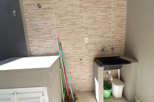 Área de Serviço de casa à venda com 4 quartos, 150m² em Jardim Guanhembu, São Paulo