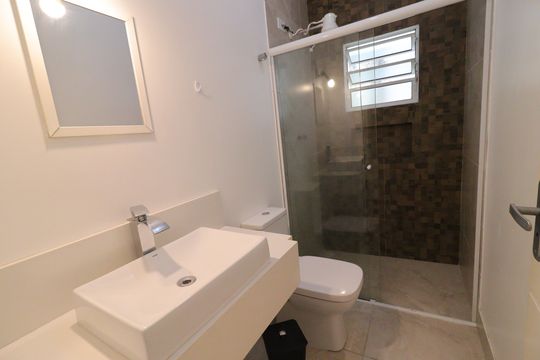 Banheiro 2 de casa à venda com 4 quartos, 150m² em Jardim Guanhembu, São Paulo