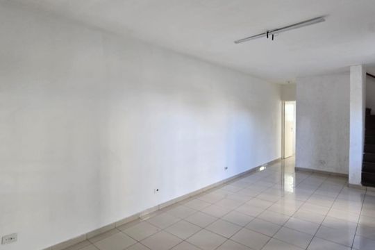 Sala de casa à venda com 3 quartos, 141m² em Jardim Santa Cecilia, Guarulhos