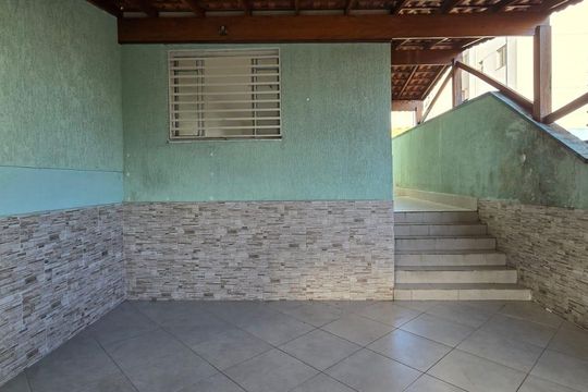 Garagem de casa à venda com 3 quartos, 141m² em Jardim Santa Cecilia, Guarulhos