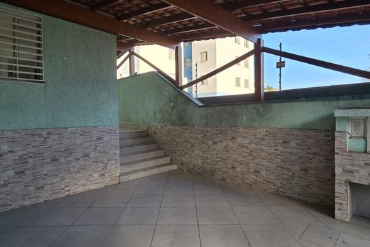 Garagem de casa à venda com 3 quartos, 141m² em Jardim Santa Cecilia, Guarulhos