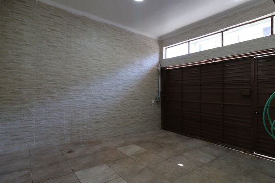 Garagem de casa para alugar com 3 quartos, 133m² em Jardim Sonia (zona Sul), São Paulo
