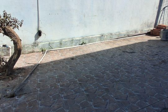 Área externa de casa para alugar com 2 quartos, 70m² em Pinheirinho, Curitiba