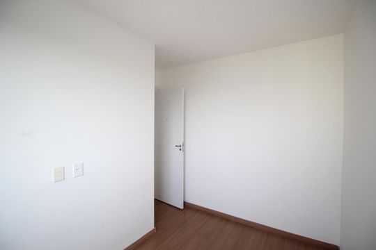 Quarto 2 de apartamento para alugar com 2 quartos, 39m² em Santa Fé, Porto Alegre