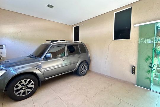 Garagem de casa à venda com 3 quartos, 238m² em Jardim Vila Galvao, Guarulhos