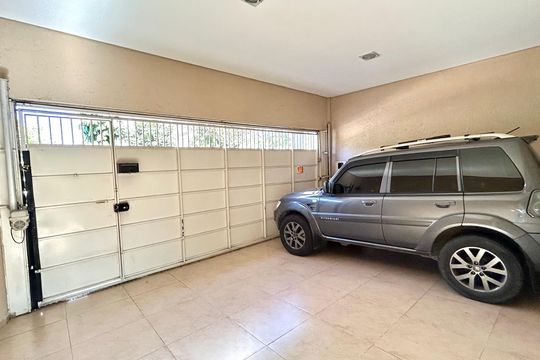 Garagem de casa à venda com 3 quartos, 238m² em Jardim Vila Galvao, Guarulhos