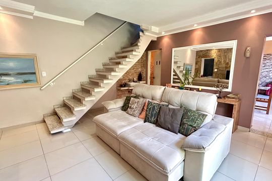 Casa à venda com 3 quartos, 238m² em Jardim Vila Galvao, Guarulhos