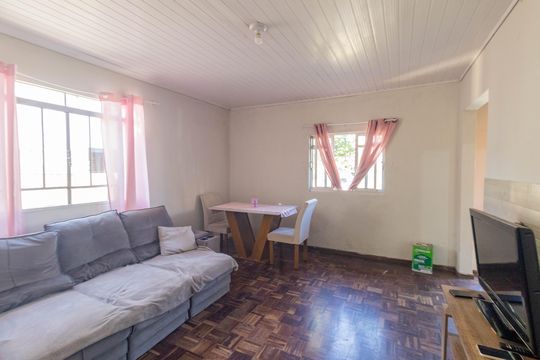 Sala de casa à venda com 2 quartos, 100m² em Novo Mundo, Curitiba