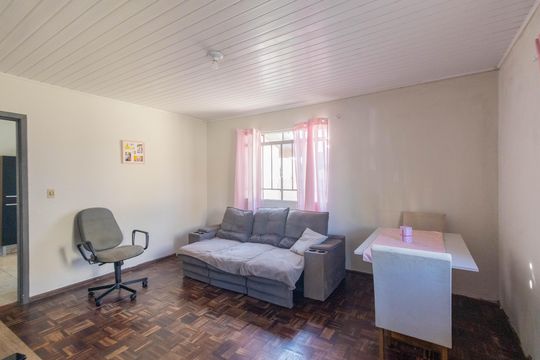 Casa à venda com 2 quartos, 100m² em Novo Mundo, Curitiba