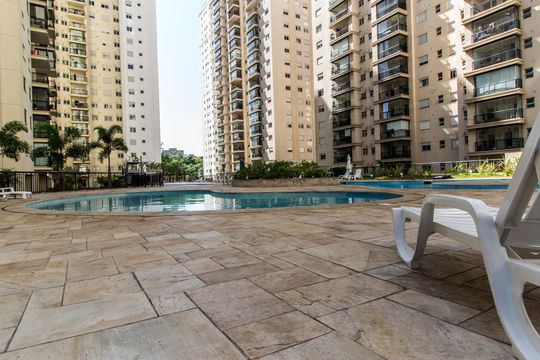 Área comum de apartamento à venda com 3 quartos, 87m² em Jardim Tupanci, Barueri