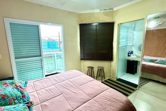 Quarto Suíte 1 de casa à venda com 2 quartos, 200m² em Parque Flamengo, Guarulhos