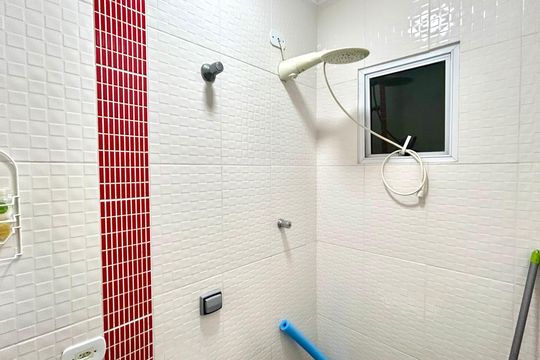 Banheiro 2 de casa à venda com 2 quartos, 200m² em Parque Flamengo, Guarulhos