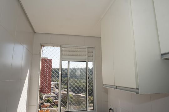 Lavanderia de apartamento para alugar com 2 quartos, 50m² em Jardim Vista Alegre, Embu das Artes