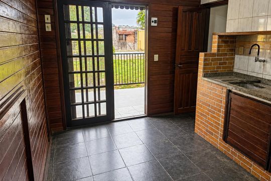 Cozinha de casa de condomínio para alugar com 2 quartos, 540m² em Parque Anchieta, Nilópolis
