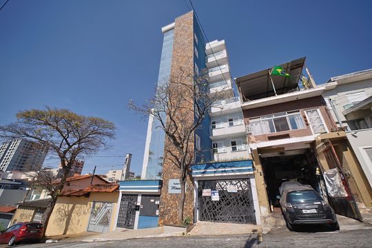 Fachada de apartamento para alugar com 2 quartos, 55m² em Vila Talarico, São Paulo