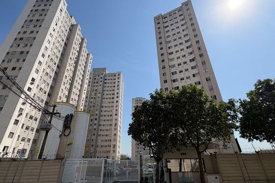 Fachada de apartamento para alugar com 2 quartos, 49m² em Areia Branca, Santos