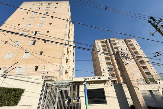 Fachada de apartamento para alugar com 2 quartos, 54m² em Vila Pita, São Paulo