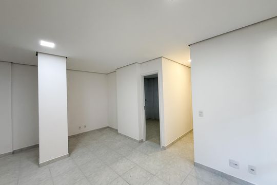 Sala/Cozinha e Área de Serviço de apartamento para alugar com 2 quartos, 54m² em Vila Pita, São Paulo