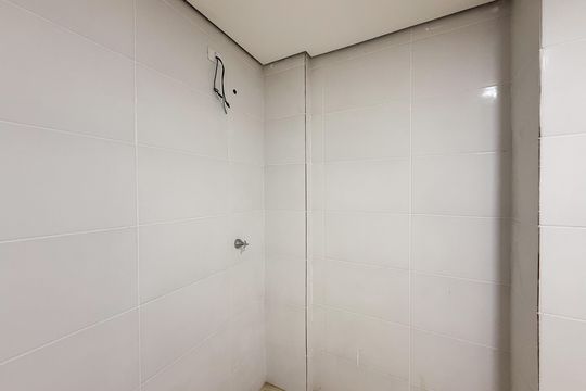 Banheiro de apartamento para alugar com 2 quartos, 54m² em Vila Pita, São Paulo