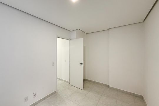 Quarto 2 de apartamento para alugar com 2 quartos, 54m² em Vila Pita, São Paulo