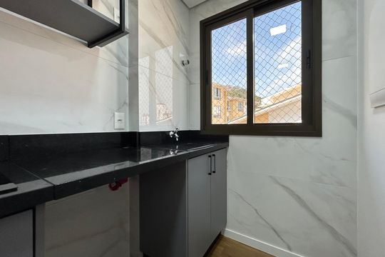 Área de Serviço de apartamento para alugar com 2 quartos, 71m² em Saco dos Limões, Florianópolis