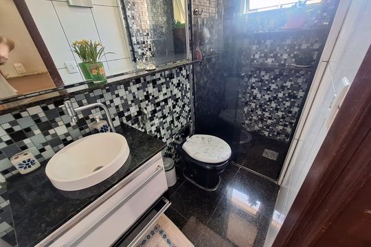 Banheiro de apartamento à venda com 2 quartos, 56m² em Limão, São Paulo