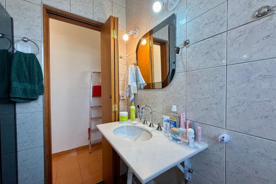 Banheiro de casa à venda com 2 quartos, 112m² em Vila Campestre, São Paulo
