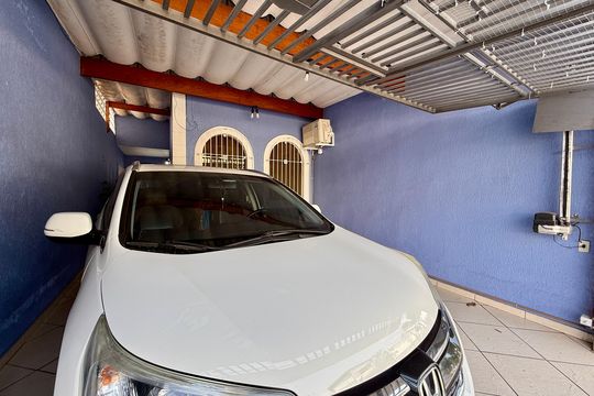 Garagem de casa à venda com 2 quartos, 112m² em Vila Campestre, São Paulo