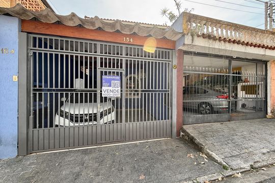 Fachada de casa à venda com 2 quartos, 112m² em Vila Campestre, São Paulo