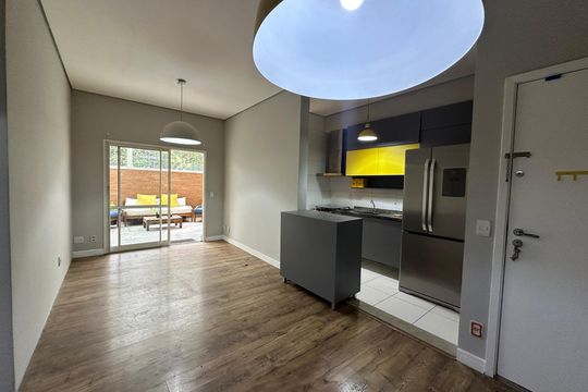 Apartamento para alugar com 2 quartos, 100m² em Jardim Tupanci, Barueri